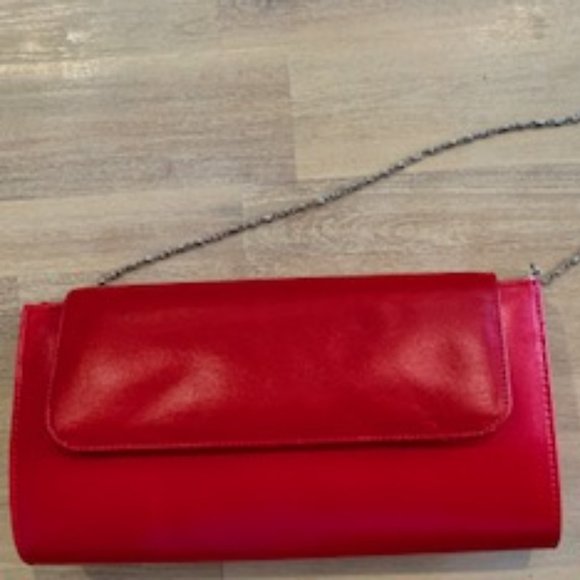 Women's Clutch bag with silver detachable shoulder chain in red, only worn once - Picture 15 of 16